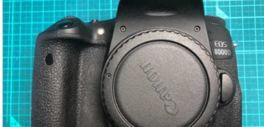 キヤノン Canon デジタル一眼レフカメラ EOS 8000D 水没品（通電不可）を買取りました