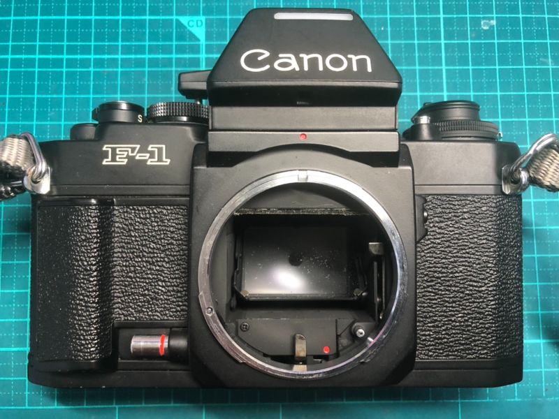 フィルムカメラ買取】キヤノン Canon New F-1 AEファインダー クモリの