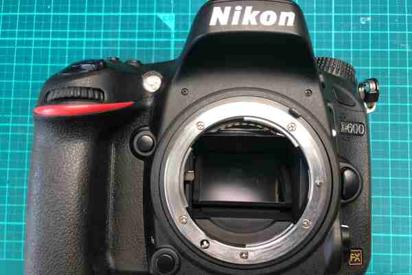 【壊れたカメラ買取】デジタル一眼レフ ニコン Nikon D600 ボディ エラー表示の査定価格