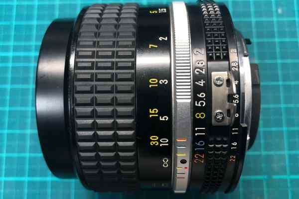 【レンズ買取】ニコン Nikon NIKKOR 85mm F2 Ai-s カビ、絞り羽根油滲みありの査定価格