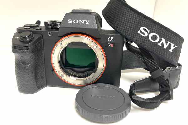 【カメラ買取】ソニー SONY α7 R II ILCE-7RM2 35mm フルサイズミラーレスカメラ 美品の査定価格