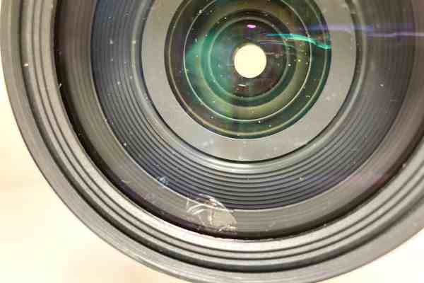 【レンズ買取】キヤノン Canon EF 28-300mm F3.5-5.6 L IS USM 前玉割れの査定価格