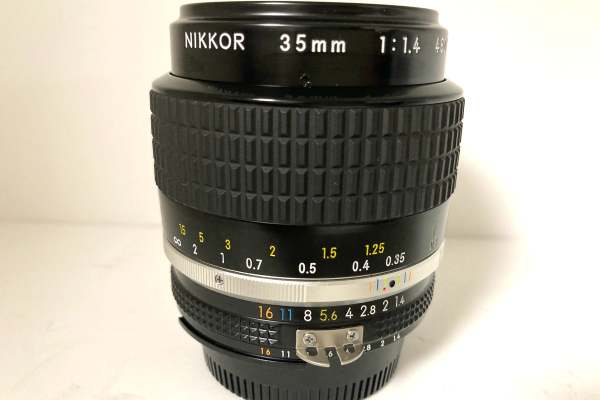 Nikon35mm 1.4  美品 単焦点レンズレンズ(単焦点)