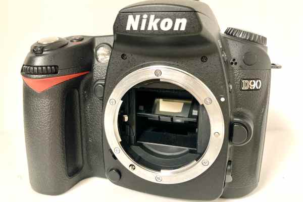 【カメラ買取】ニコン Nikon D90 一眼レフカメラ エラー、シャッター切れないの査定価格