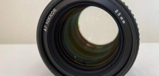 【レンズ買取】ニコン Nikon AF NIKKOR 85mm f/1.8 D 接着剤汚れアリの査定価格