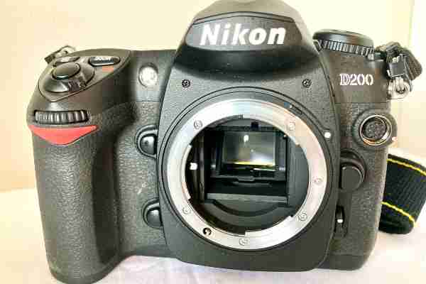 【カメラ買取】ニコン Nikon D200 ボディ 美品 の査定価格