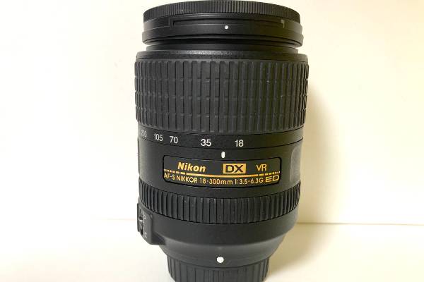 【レンズ買取】ニコン Nikon AF-S DX NIKKOR 18-300mm F3.5-6.3 G ED VR 落下故障（軸ズレ・歪み）の査定価格