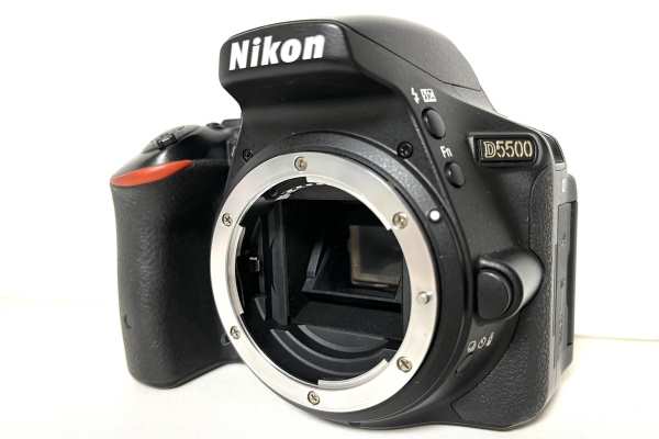 【カメラ買取】ニコン Nikon D5500 一眼レフカメラ 美品の査定価格