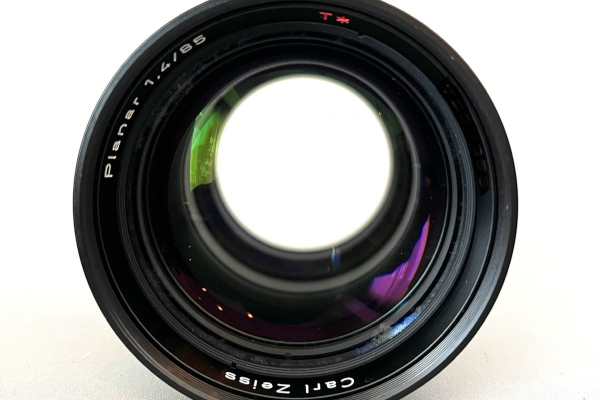 【レンズ買取】コンタックス CONTAX Carl Zeiss Planar T* 85mm F1.4 MMJ カビ・クモリありの査定価格