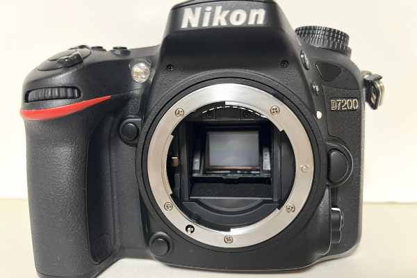 【カメラ買取】ニコン D7200 デジタル一眼レフカメラ カビ・クモリありの査定価格