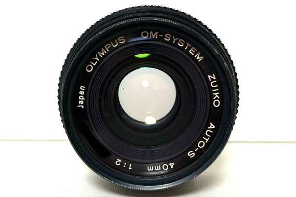 【レンズ買取】オリンパス OLYMPUS OM SYSTEM ZUIKO AUTO-S 40mm F2 カビ・クモリ・フィルター外れないの査定価格