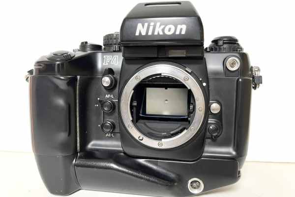 【カメラ買取】ニコン Nikon F4 S ボディ 動作不可・カビありの査定価格