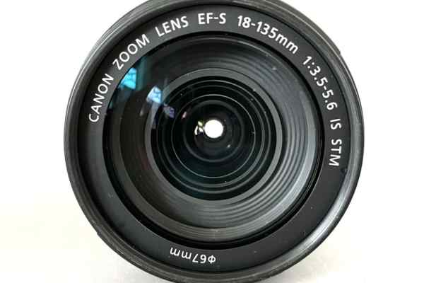 【レンズ買取】キヤノン Canon Zoom Lens EF-S 18-135mm F3.5-5.6 IS STM カビ・クモリ・ベタつきの査定価格