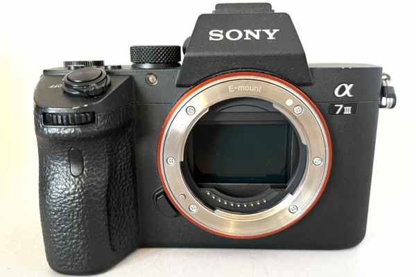 【カメラ買取】ソニー SONY a 7 III 液晶不良の査定価格