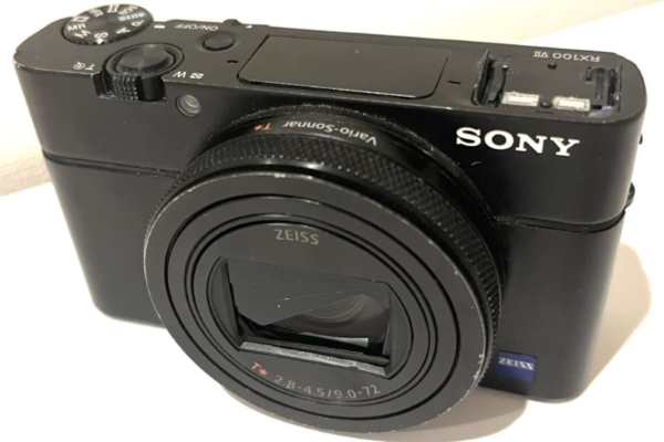 【カメラ買取】ソニー Sony Cyber-shot RX100 VII DSC-RX100M7 落下破損・ストロボ変形の査定価格