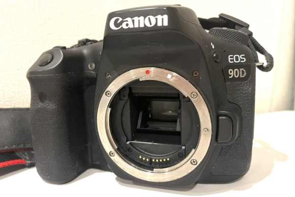 【カメラ買取】キヤノン Canon EOS 90D 一眼レフカメラ 水没品・通電不可の査定価格