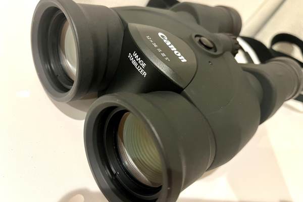 【双眼鏡の買取】キヤノン Canon 12×36 IS III IMAGESTABILIZER 双眼鏡 の美品 (タバコ臭あり)の査定価格