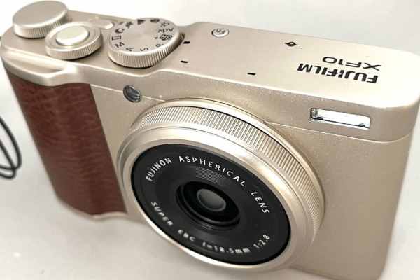 【カメラ買取】フジフィルム FUJIFILM XF10 シャンパンゴールド コンパクトデジタルカメラ 通電不可・水没品の査定価格