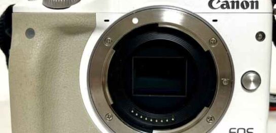 【カメラ買取】キヤノン Canon EOS M3 画面破損の査定価格