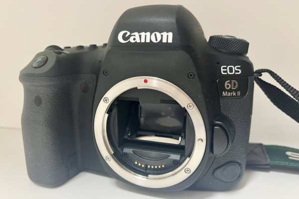 【カメラ買取】キヤノン Canon EOS 6D Mark II 美品の査定価格